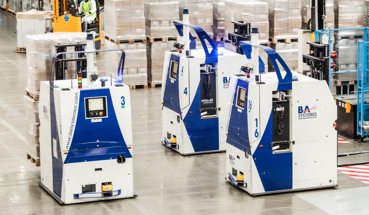 Automated guided robots operating in L'Oreal's Rambouillet manufacturing plant warehouse